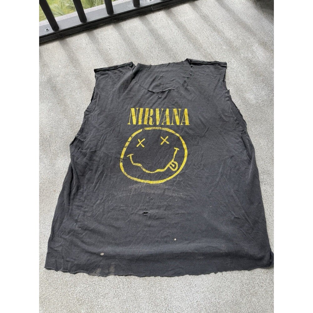 Vintage Grail 90’s Nirvana Smiley Face Shirt Insanely Faded Single Stitch Large